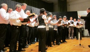 Männerchor und Modern Music Chorus